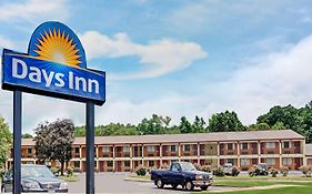 Days Inn By Wyndham Newport News